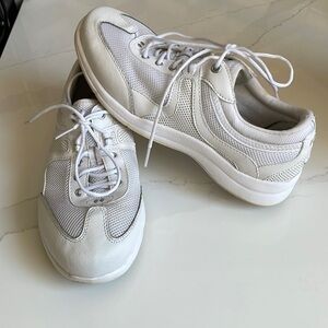 Ryka Liberty White Walking Shoes Sneakers Women’s Size‎ 9.5 Lace Up Comfort